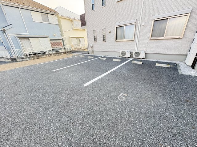 カルド・ファミーユの駐車場
