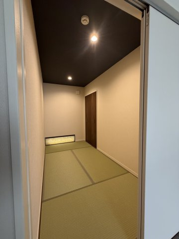 熊本市北区 鶴羽田２丁目　戸建ての和室|リビング横　４畳和室　クローゼット付