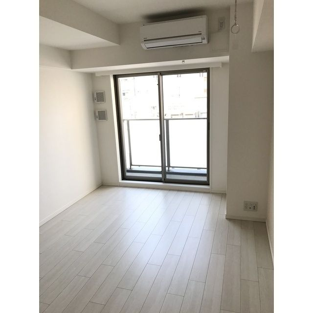 コンフォリア蒲田の洋室