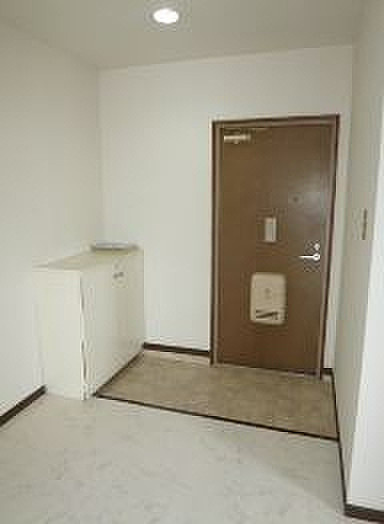 エスパシオ本町の玄関|明るい玄関です