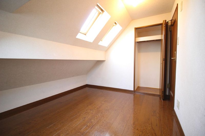 代田5丁目戸建の洋室