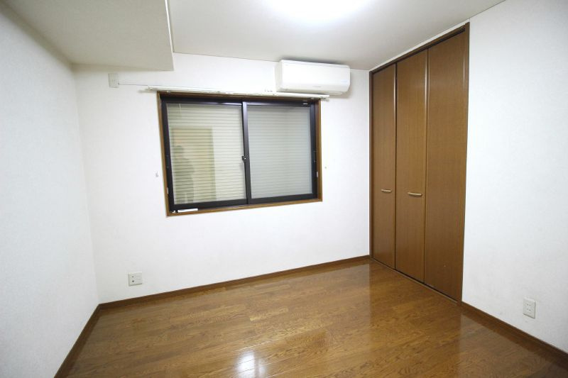 代田5丁目戸建の洋室