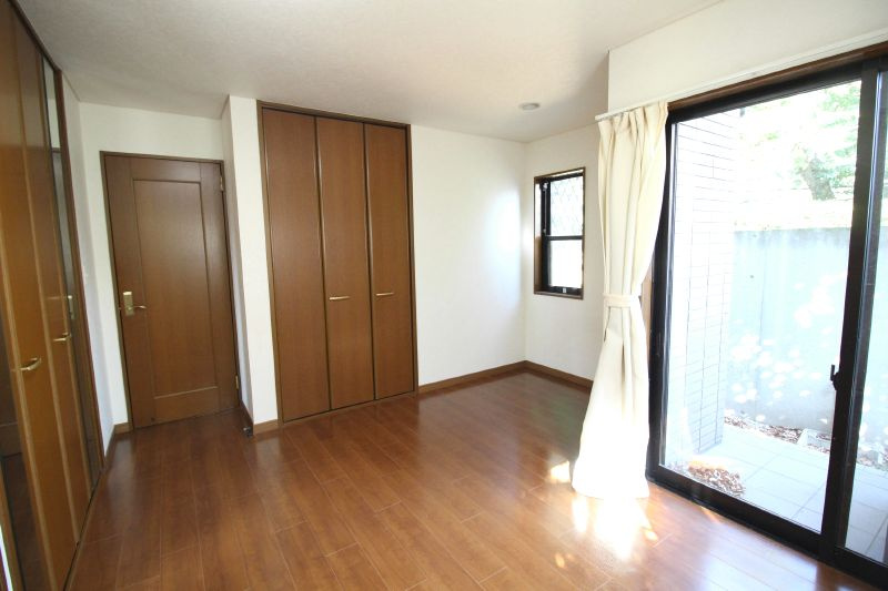 代田5丁目戸建の洋室