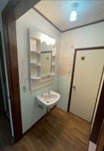 大和田店舗付住宅の洗面所