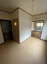 大和田店舗付住宅の内装