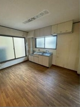 大和田店舗付住宅の内装