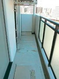 【バルコニー】 | グランドール | 外からの目が気にならないバルコニーで洗濯物が干せます