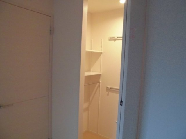 レジデンス葛西の洋室