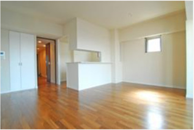 【居間・リビング】 | エスティメゾン豊洲レジデンスA | こちらのリビングで趣味の時間をお楽しみください