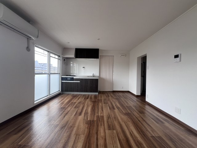 白川台藤ハイツの居間・リビング