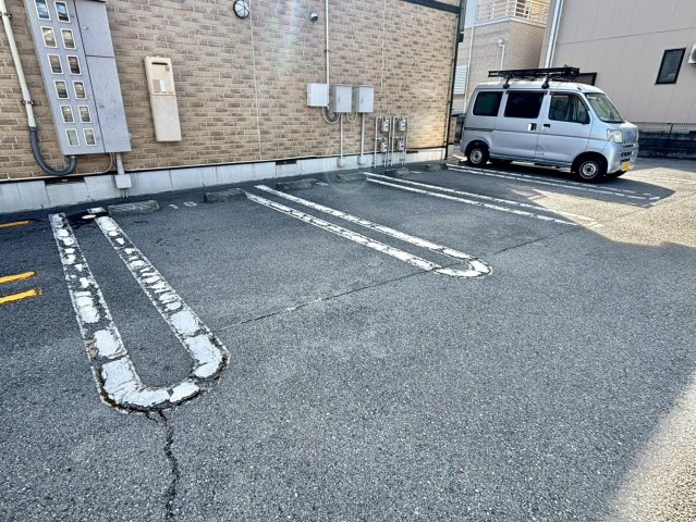 グッチ・アラモードの駐車場