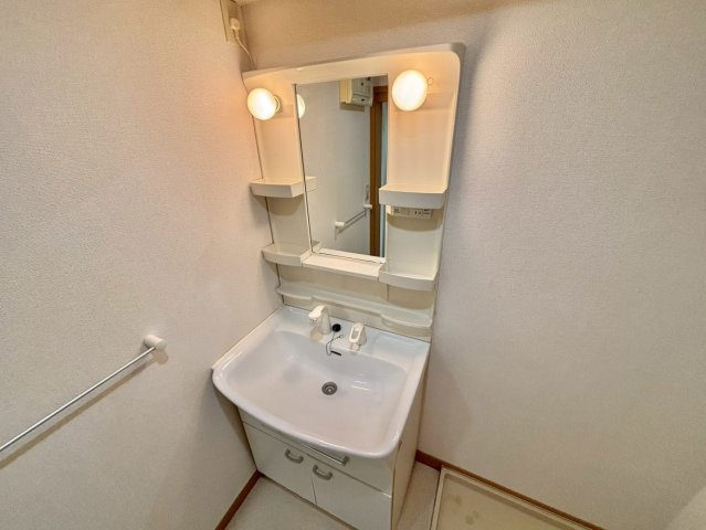 グッチ・アラモードの独立洗面台