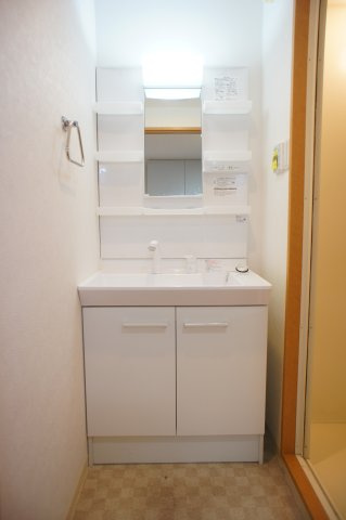 グラビスコート西原駅前の独立洗面台