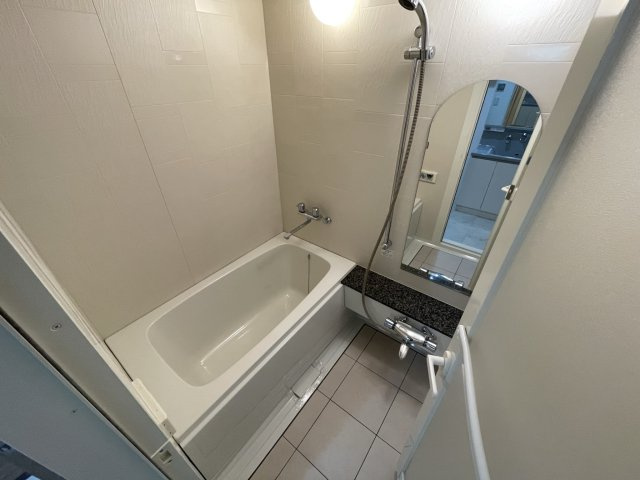 メゾン・デ・ノムラ島之内　の浴室|イメージとして同マンション他部屋を表示しています