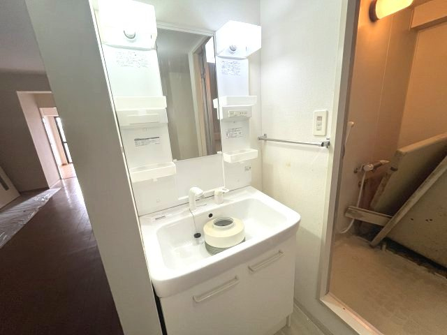 ｸﾞﾗﾝﾄﾞｰﾙ福川の洗面所|(参考)同マンション反転間取り他部屋の写真