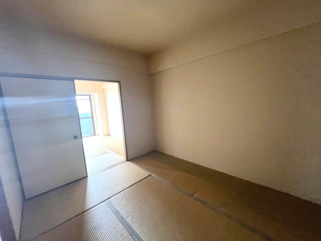 ｸﾞﾗﾝﾄﾞｰﾙ福川の和室|(参考)同マンション反転間取り他部屋の写真