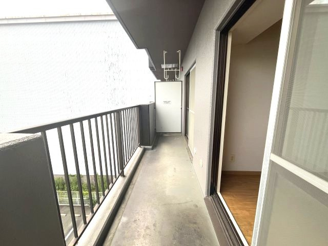 ｸﾞﾗﾝﾄﾞｰﾙ福川のバルコニー|(参考)同マンション反転間取り他部屋の写真