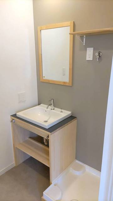 ウィンの洗面所|造作棚がお洒落な洗面所