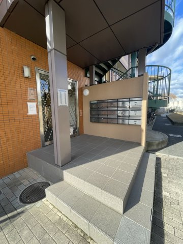 VIO東中野のエントランス