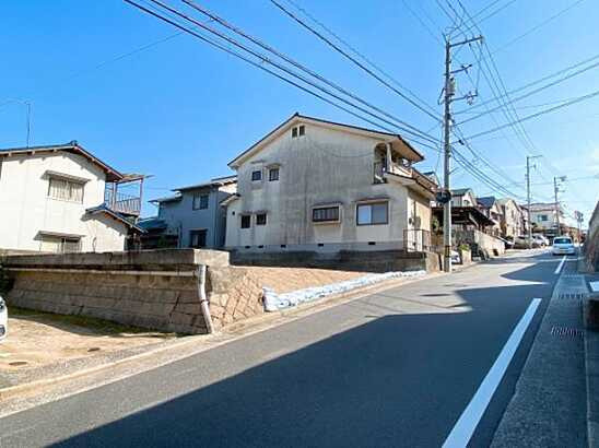 【前面道路含む現地写真】