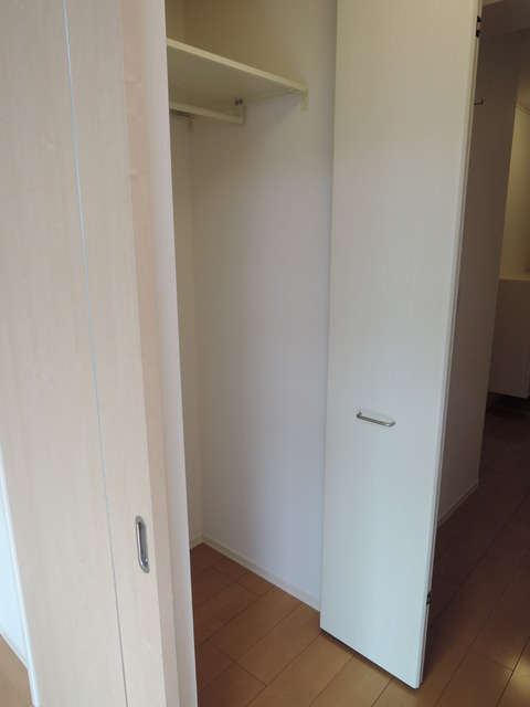 Ｔｒｉｎｉｔｙ　Ａの内装|★廊下にもクローゼット収納あり★