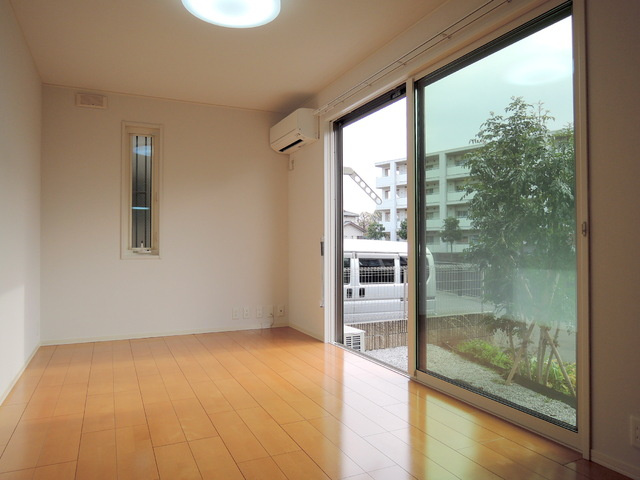 Ｔｒｉｎｉｔｙ　Ａの居間・リビング|★とてもキレイなお部屋です★