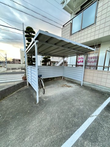 ラポール林２の駐車場