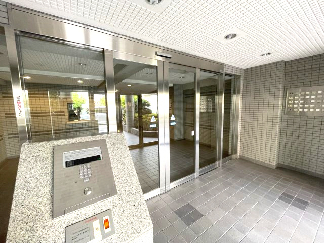 パルハセトン香里園のエントランス