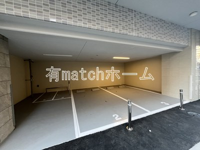 スプランディッド上本町WESTⅡの駐車場