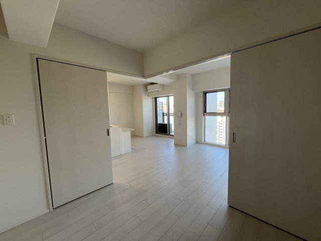 スプランディッド上本町WESTの洋室