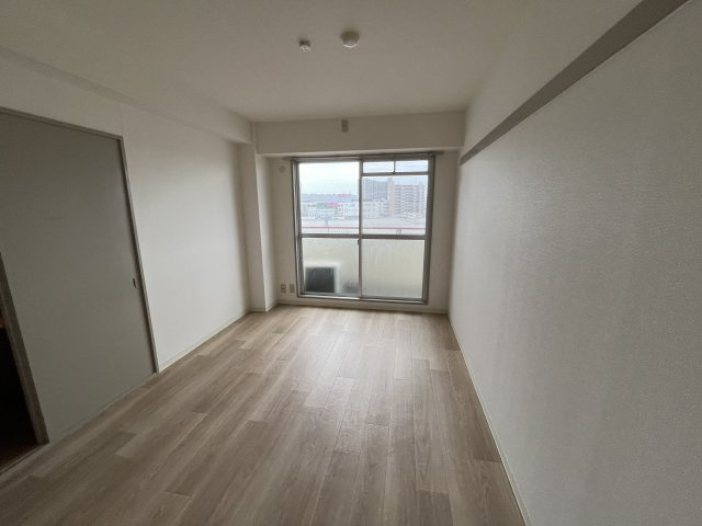 ロータリーマンション大日の洋室