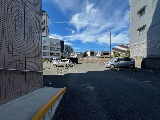 アスカサンハイムの駐車場