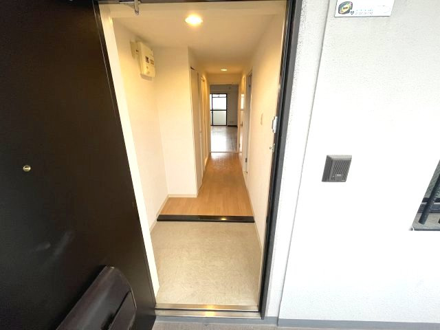 ラフィーネ香里園の玄関