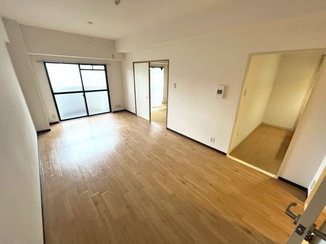 ラフィーネ香里園の居間・リビング