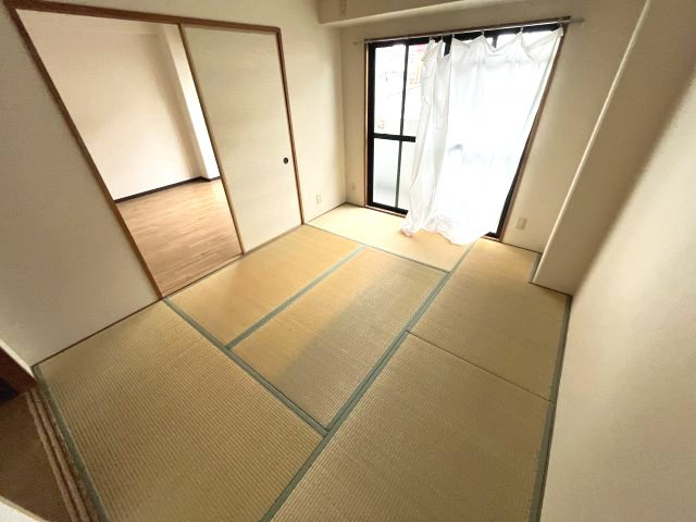 ラフィーネ香里園の和室