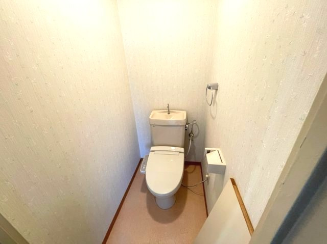 ブランドールMⅢのトイレ|イメージとして同建物他部屋を表示しています