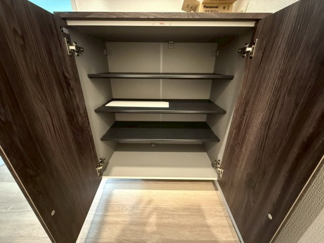 ソレイユビセレクト法蓮町Ⅳの玄関