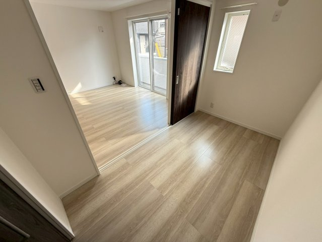 ソレイユビセレクト法蓮町Ⅳの洋室