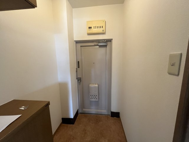 シャトー箕面の玄関