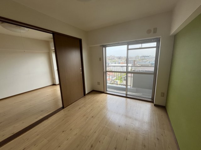 シャトー箕面の洋室