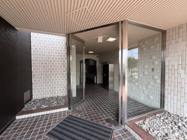 シャトー箕面のエントランス