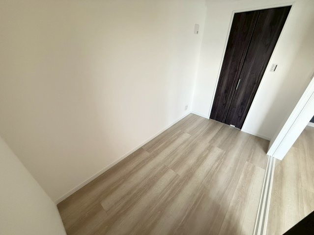 ソレイユビセレクト法蓮町Ⅳの洋室