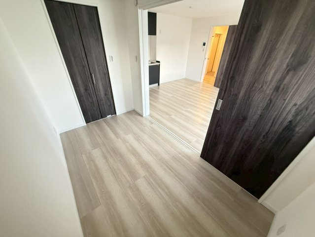 ソレイユビセレクト法蓮町Ⅳの洋室