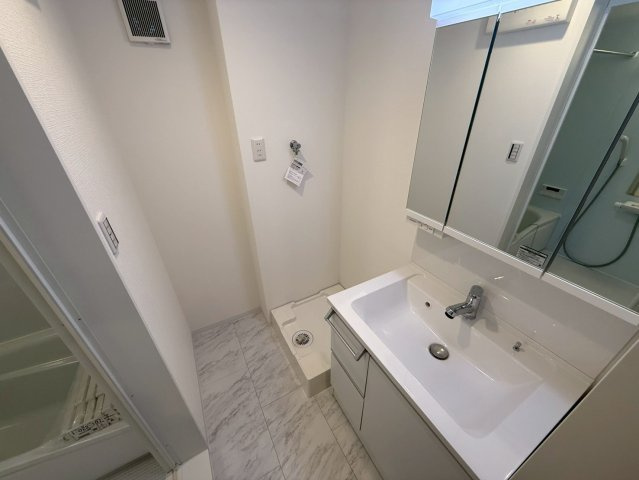 ソレイユビセレクト法蓮町Ⅳの洗面所