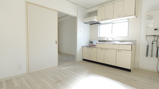 出汐ビルの居間・リビング