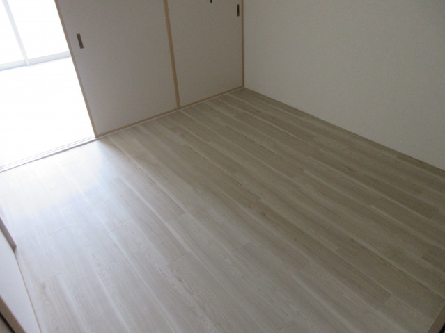 出汐ビルの居間・リビング