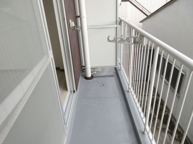 出汐ビルのバルコニー