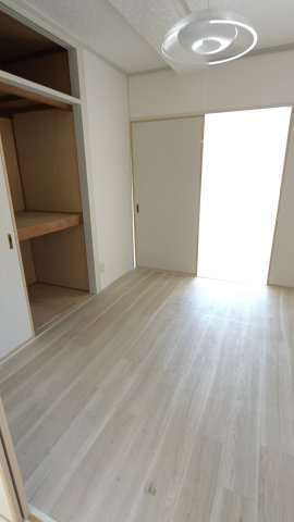 出汐ビルの居間・リビング