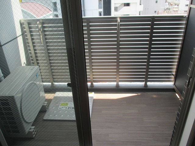 【バルコニー】 | メインステージ新大阪 | 全部屋南向きで日当たり風通しともに良好です