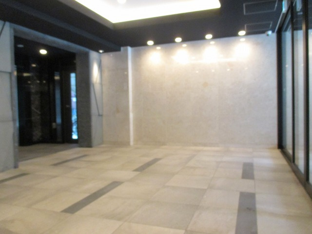 【エントランス】 | メインステージ新大阪 | ロビー部分です。